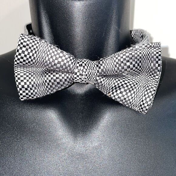 Vintage silk psychedelic black & white bow tie & cummerbund set - Picture 2 of 7
